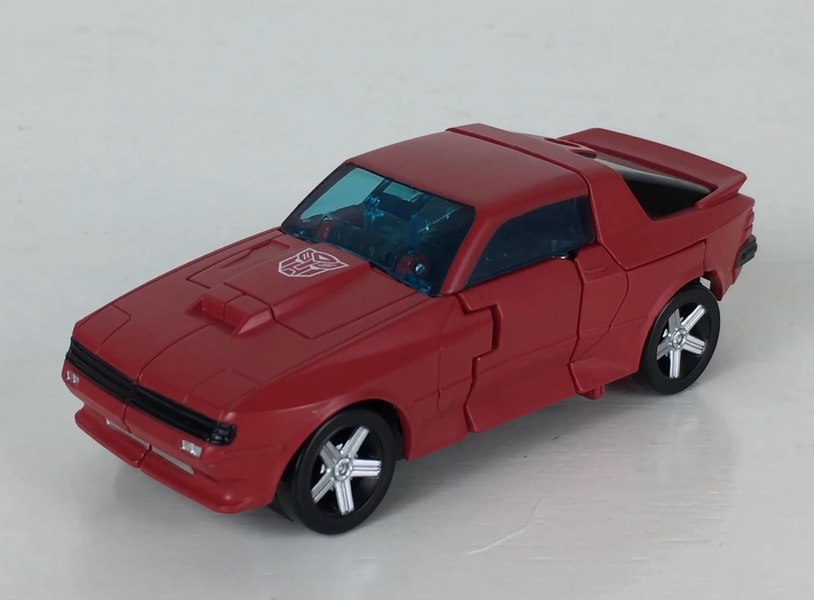Transformers Earthrise Cliffjumper Video Review And Images 14 (14 of 24)